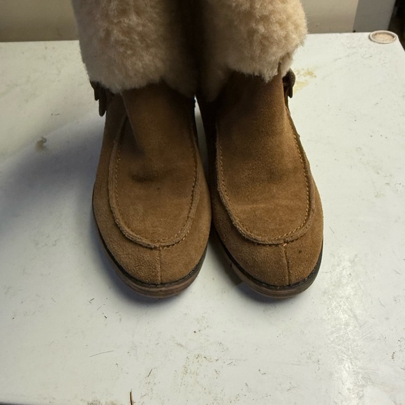 BearPaw Tan Suede Boots with Cream Fur Cuff - Picture 2 of 5